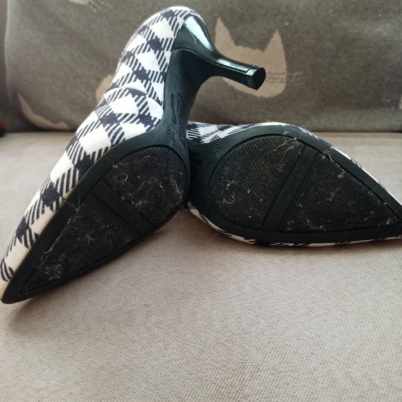 Sz 5.5 Comfort Plus by Predictions Plaid Heels - Picture 3 of 4